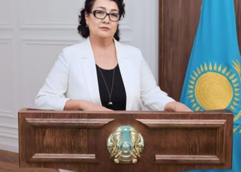 Сырдан келген сырғалы әріптес