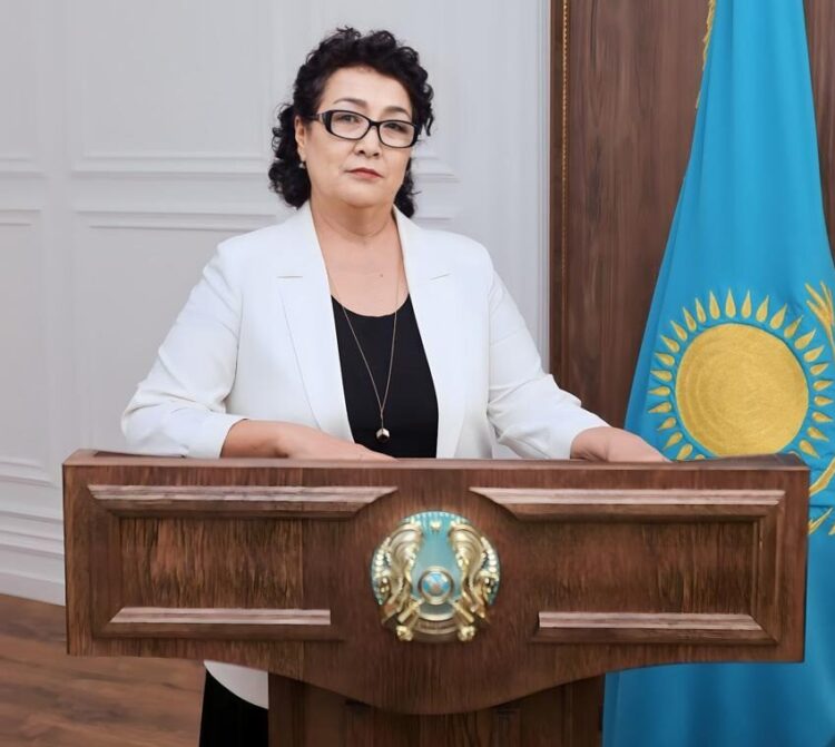 Сырдан келген сырғалы әріптес