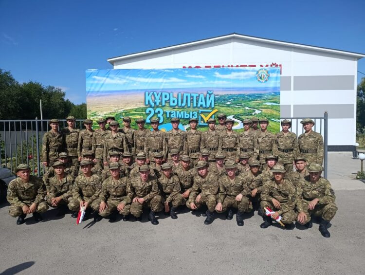 15603 әскери бөлімінің сарбаздары өз таңдауларын жасауда