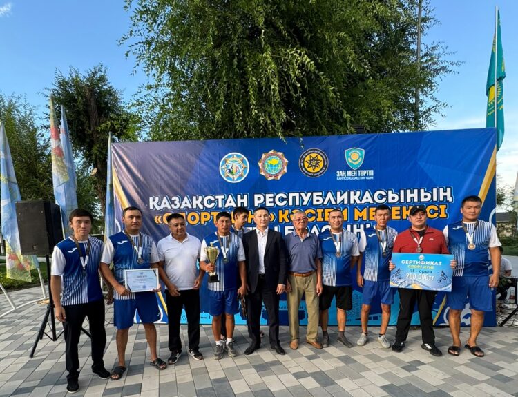 Қараталда Спорт күніне орай үздік спортшылар марапатталды