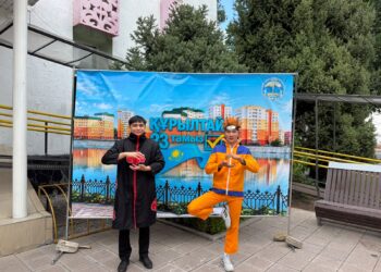Ерекше сайлаушы дауыс беруге танымал кейіпкердің костюмімен келді