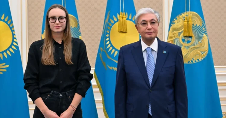 Мемлекет басшысы Елена Рыбакинамен кездесті