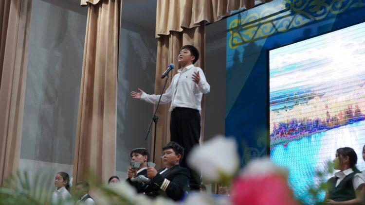 Жетісуда «Алтай – Атырау» қойылымы балаларға көтеріңкі көңіл-күй сыйлады