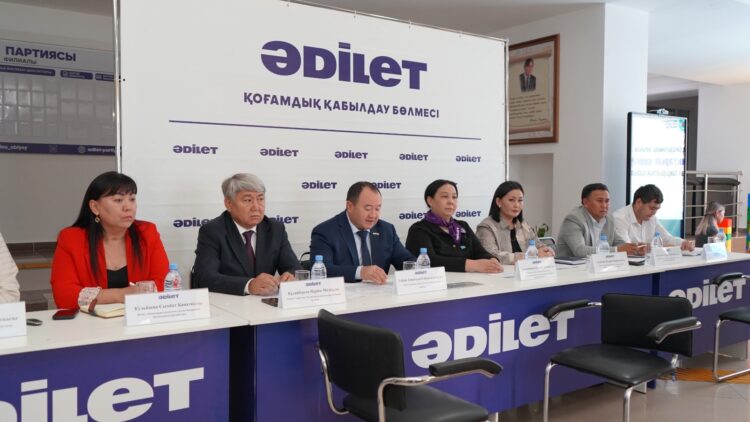 Балалардың құқықтарын қорғау бойынша азаматтардың өтініштері қаралды