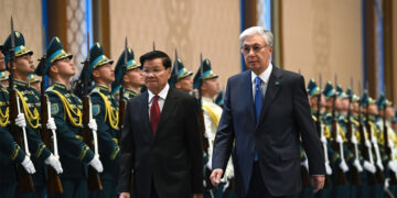 Лаос Президенті Тхонглун Сисулитті салтанатты қарсы алу рәсімі өтті