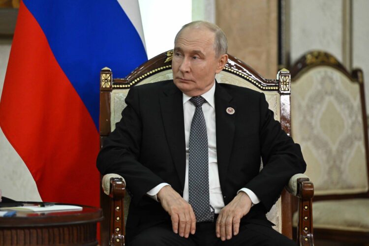 Владимир Путин екіжақты қарым-қатынас барлық бағытта қарқынды ілгерілеп келе жатқанын жоғары бағалады