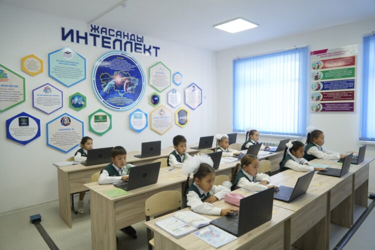 Ауыл еңсесін көтерген білім ордасы
