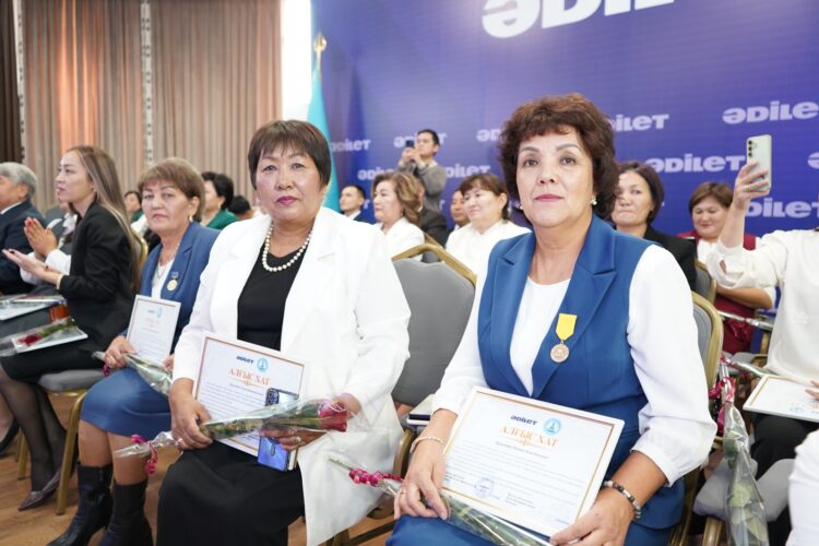 Жетісуда «Ұстаз айтса» облыстық диалогтық алаңы өтті