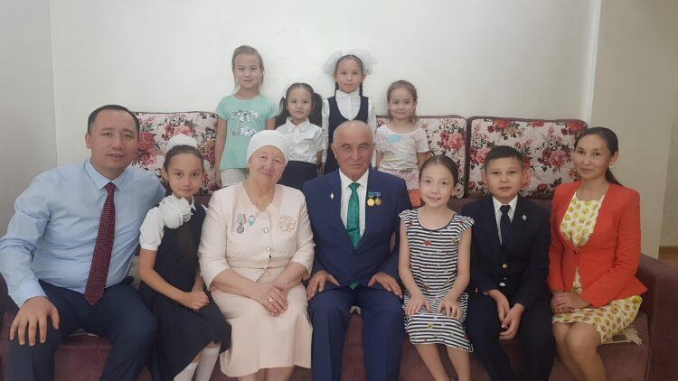 Ұрпақтар сабақтастығы: Жетісулық Жапақовтар әулетінің 207 жылдық ұстаздық жолы