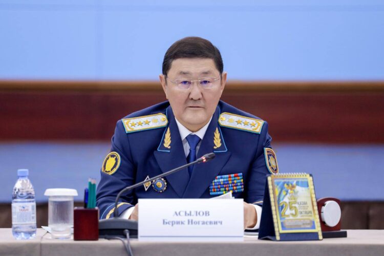 Бас прокуратурада балалардың қауіпсіздігі және жасөспірімдер арасындағы құқық бұзушылықтардың алдын алу мәселелері талқыланды