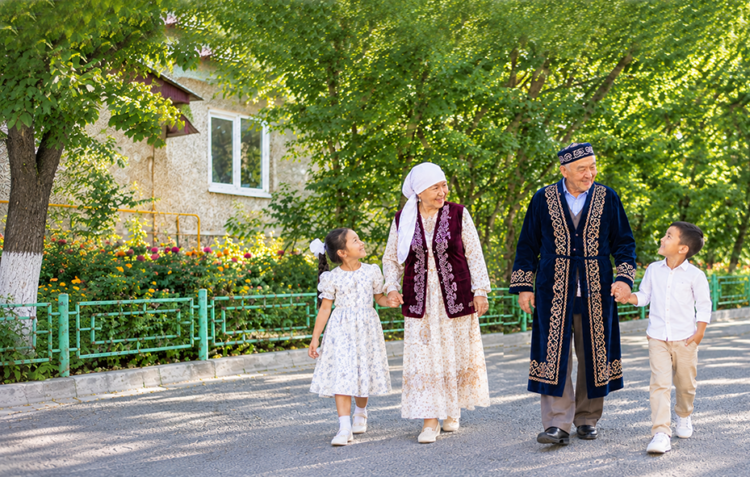 Өздері бір көненің көздеріндей