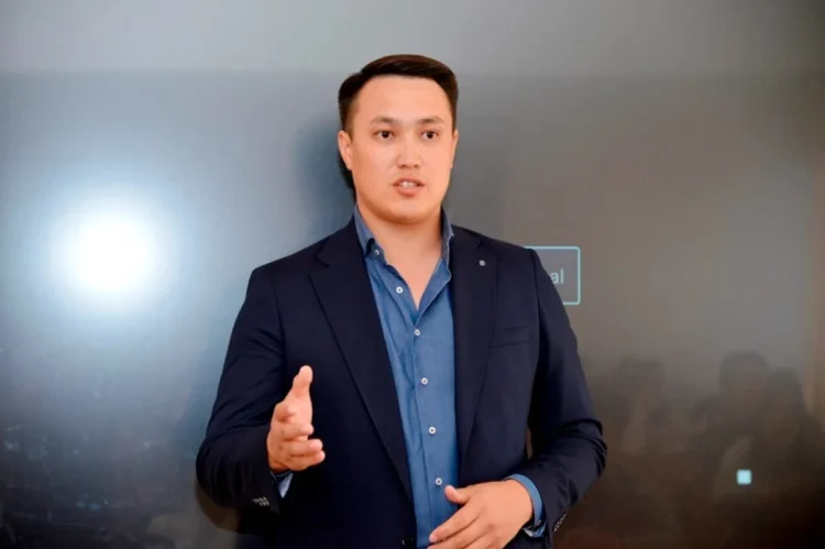 Студенттердің 50 мың теңгеден жоғары аударымдарына биометрия енгізу ұсынылды