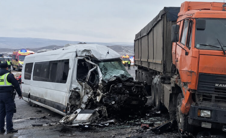 Жетісу облысында жол апатынан екі адам қаза тапты