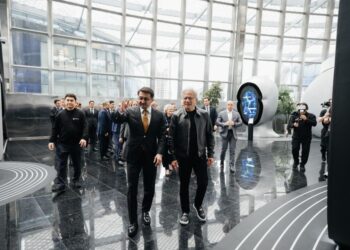 NVIDIA негізін қалаушы Қазақстанның жасанды интеллект экосистемасымен танысты