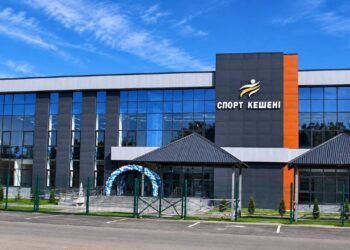 Жетісуда халықты спорт инфрақұрылымымен қамту деңгейі 70,5%-ға жетті: Алакөл ауданында жаңа спорт кешені ашылды