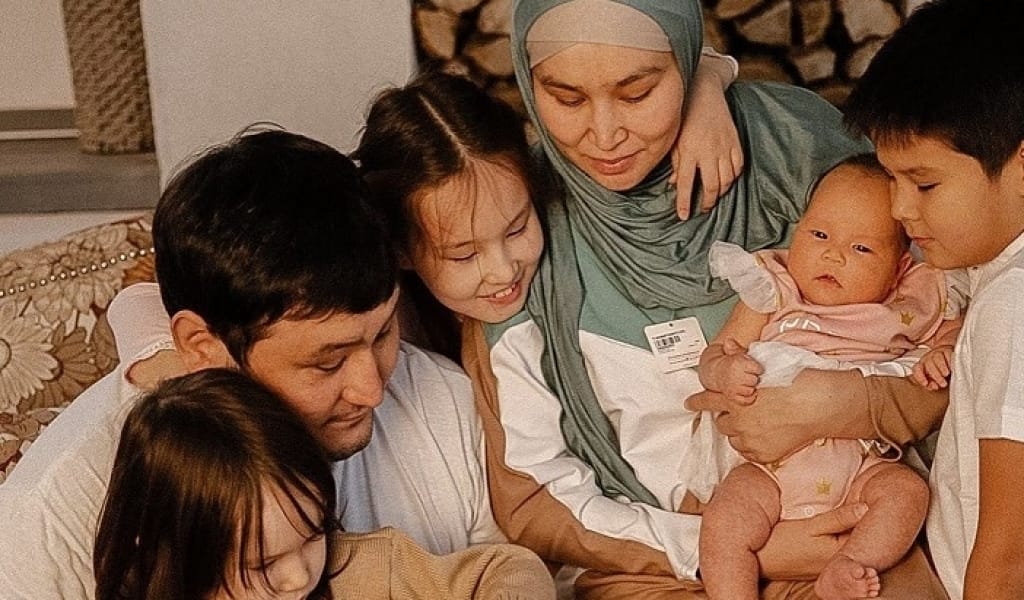 БАЛАНЫ ҰРМАЙ-СОҚПАЙ ТӘРБИЕЛЕЙ АЛАСЫЗ БА? КӨПБАЛАЛЫ АНАНЫҢ КЕҢЕСІ