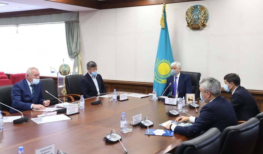 АМАНДЫҚ БАТАЛОВ ЖЕТІСУЛЫҚ КӘСІПКЕРЛЕРДІҢ БІРҚАТАР ЖОБАСЫН МАҚҰЛДАДЫ