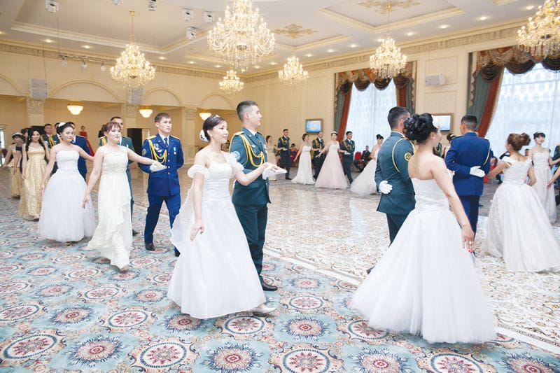 Офицерлер балы