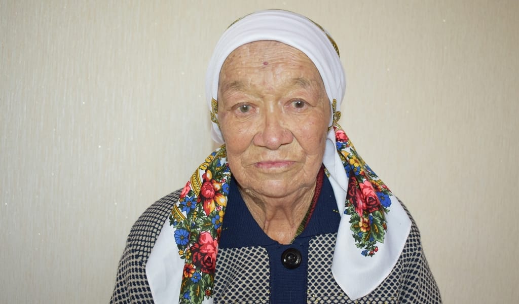 АЛТЫН ҚҰРСАҚТЫ АНА