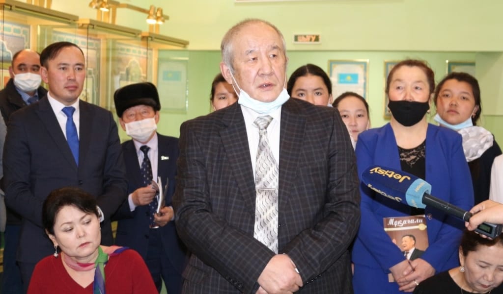 ҚАРАСАЗДАН ҰШҚАН ҚАРЛЫҒАШ