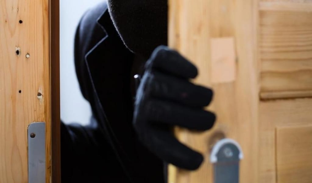 БАЛҚАШ АУДАНЫНЫҢ ПОЛИЦИЯСЫ АЛМАТЫЛЫҚ ҰРЫНЫ ҚОЛҒА ТҮСІРДІ