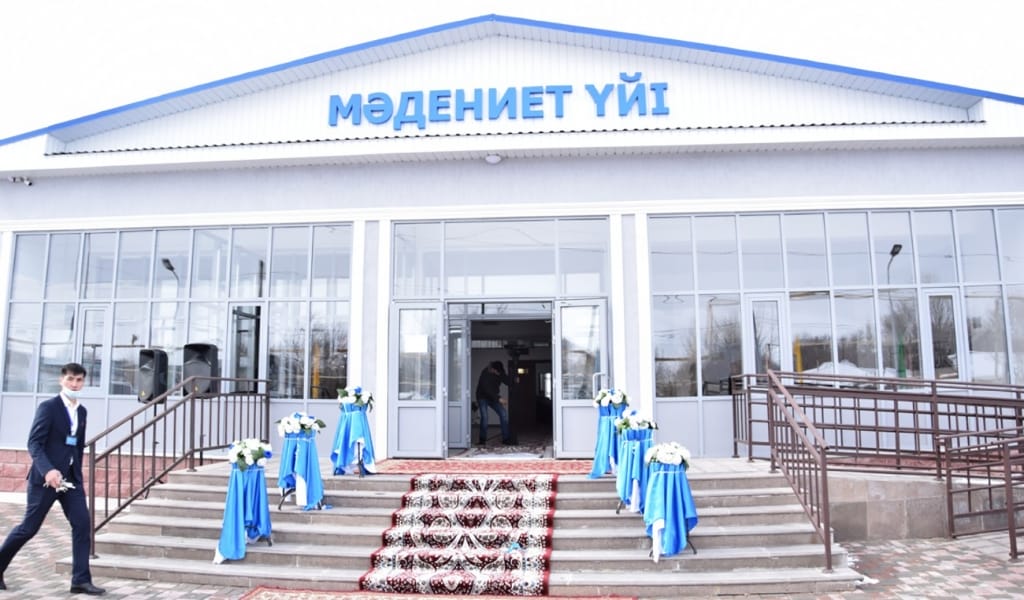 ЕКІ НЫСАН АШЫЛДЫ