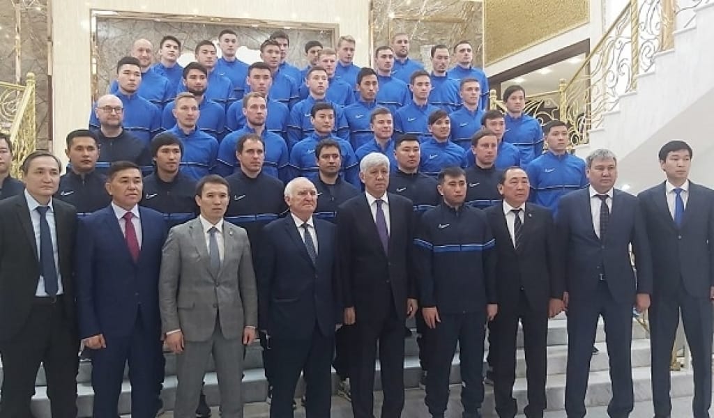 АМАНДЫҚ БАТАЛОВ "ЖЕТІСУ" ФУТБОЛ КЛУБЫНЫҢ ЖАҢА ҚҰРАМЫМЕН ТАНЫСТЫ