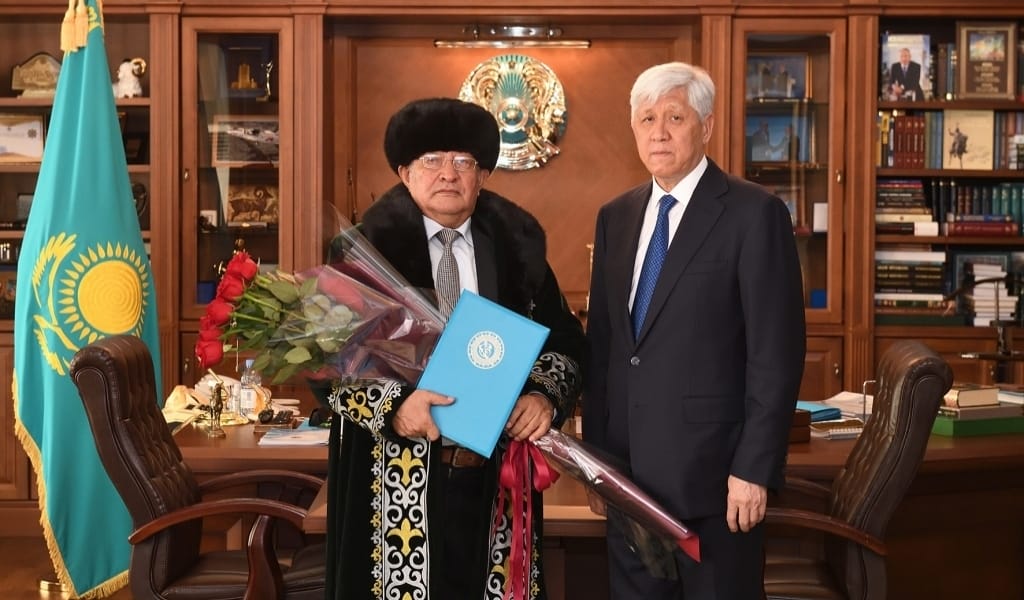 ТӨБЕЛЕР КӨП, АЛ БИІКТЕР САНАУЛЫ: ЖАҚЫПЖАН НҰРҒОЖАЕВ 75 ЖАСТА