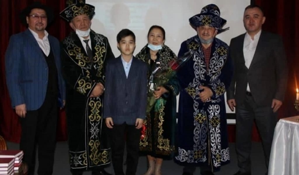 МҰҚАҒАЛИДЫҢ ҰЛЫ ТАЛДЫҚОРҒАНҒА КЕЛІП, ӘКЕСІ ТУРАЛЫ ЕСТЕЛІКТЕР АЙТТЫ