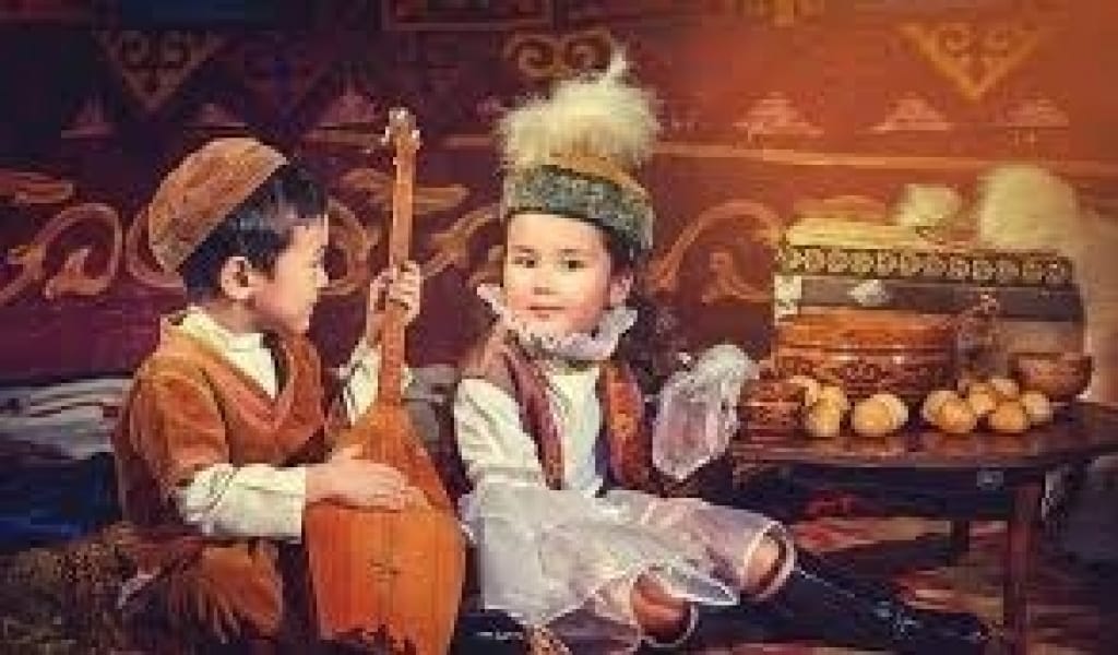МҰҒАЛІМ: "БАЛАЛАРДЫ ТӘРБИЕЛЕУДЕ ҰЛТТЫҚ ПЕДАГОГИКАНЫҢ КӨМЕГІ ЗОР"