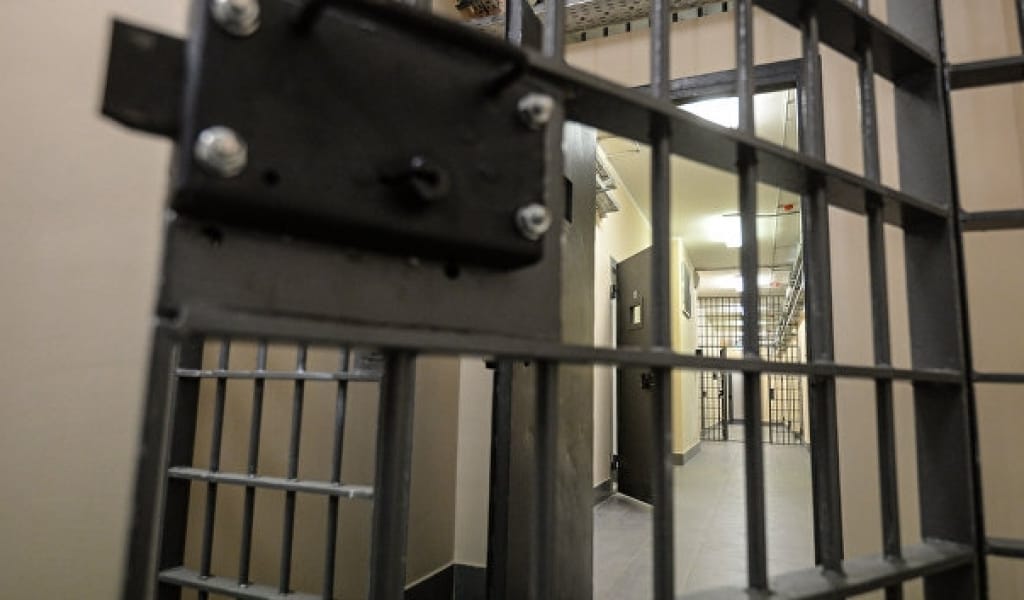 ЖАЗАДАН ЖАЛТАРЫП, БОЙ ТАСАЛАП ЖҮРГЕН ҚЫЛМЫСКЕР ҚОЛҒА ТҮСТІ