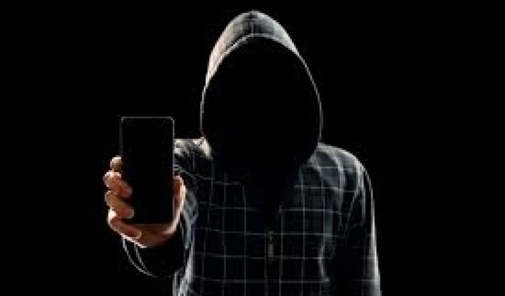 ТАЛҒАРДА ҚАЛТАҒА ҚОЛ СҰҒЫП, ТЕЛЕФОН ҰРЛАЙТЫН КҮДІКТІ ҰСТАЛДЫ