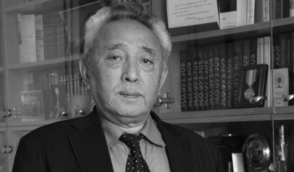 ҚАЗАҚСТАННЫҢ ХАЛЫҚ ЖАЗУШЫСЫ ҚАБДЕШ ЖҰМАДІЛОВ ӨМІРДЕН ОЗДЫ