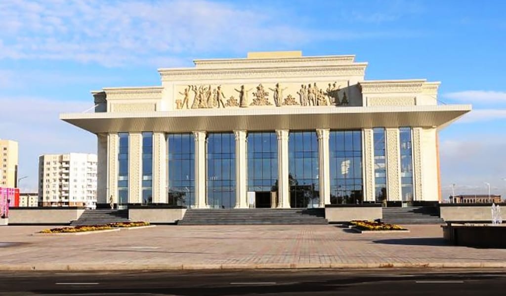 ТЕАТРДАҒЫ ТАРИХИ СӘТ