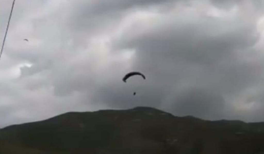 ШАМАЛҒАНДА ПАРАПЛАНМЕН ҰШҚАНДАР БАҒАНАҒА СОҒЫЛЫП, АУРУХАНАҒА ТҮСТІ