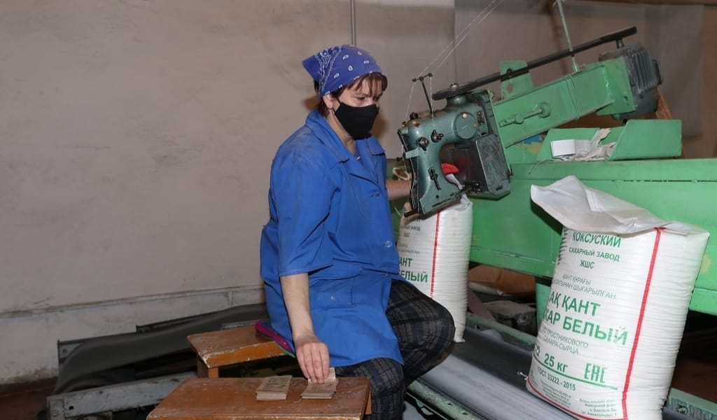 ҚАМЫСТАН ӨНДІРІЛГЕН ҚАНТ НАРЫҚТАҒЫ БАҒАНЫ РЕТТЕЙ МЕ? ЗАУЫТ ТЫНЫСЫ