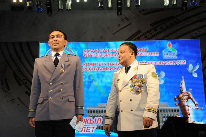 Қаупсіздік қызметкерлерін құттықтады