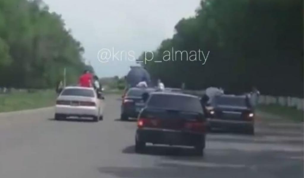 ҰЗЫНАҒАШТА НӨМІРСІЗ КӨЛІКПЕН САЙРАН ҚҰРҒАН ТҮЛЕКТЕР ҰСТАЛДЫ