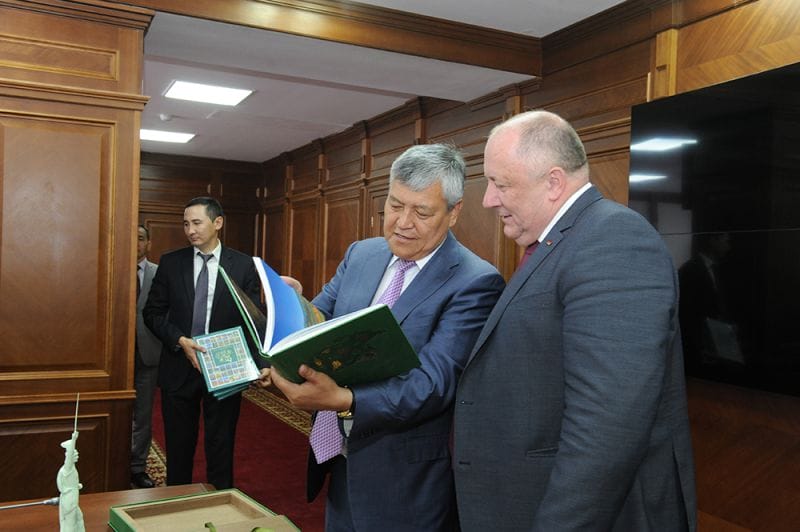 Алтын арқау үзілмейді