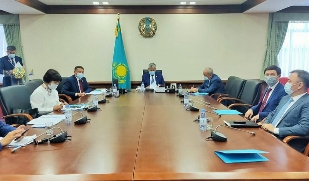 ЖЫЛЫТУ МАУСЫМЫН ҮЗДІК АЯҚТАҒАНДАРҒА ТЕХНИКА СЫЙҒА ТАРТЫЛДЫ