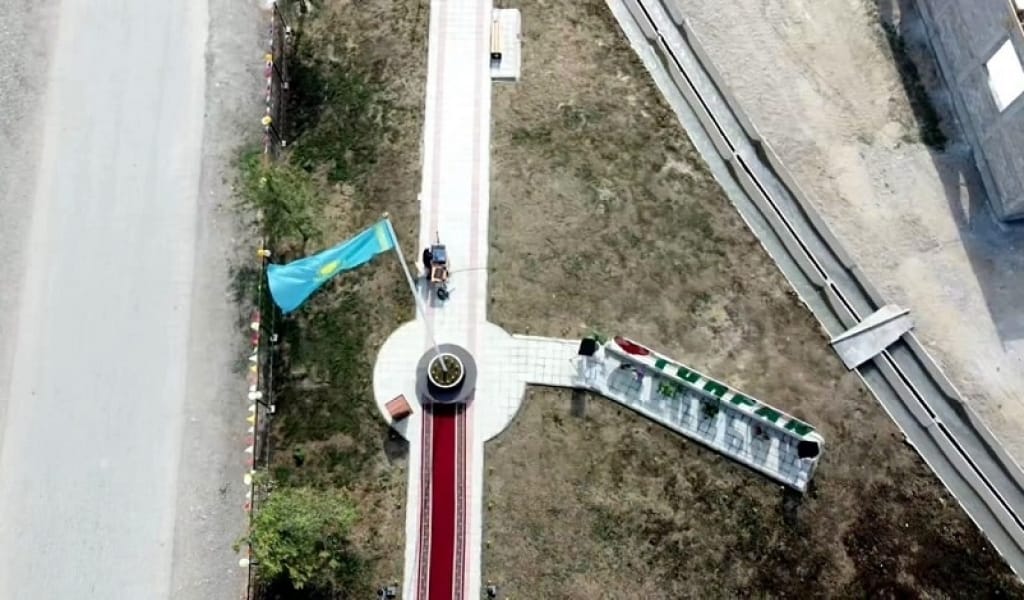 ПАНФИЛОВ АУДАНЫНДА БИІКТІГІ 13 МЕТРДІ ҚҰРАЙТЫН ТУТҰҒЫР ОРНАТЫЛДЫ