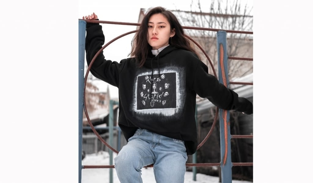 19 ЖАСТАҒЫ СУРЕТШІ