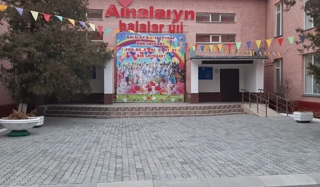 ПАРЛАМЕНТ ДЕПУТАТТАРЫ АТА-АНАСЫЗ ӨСКЕН БАЛАЛАРМЕН КЕЗДЕСТІ