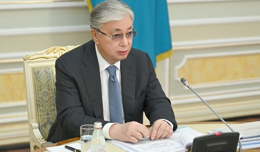 ВАКЦИНАҒА ҚАРСЫ ДАҢҒАЗА ӘҢГІМЕЛЕРГЕ СЕНУДІҢ ҚАЖЕТІ ЖОҚ: ПРЕЗИДЕНТ