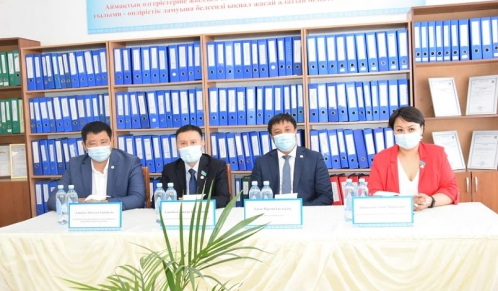 МӘЖІЛІСТІҢ ҚОС ДЕПУТАТЫ ЖАМБЫЛ АУДАНЫНДАҒЫ АУЫЛДАРДЫ АРАЛАДЫ