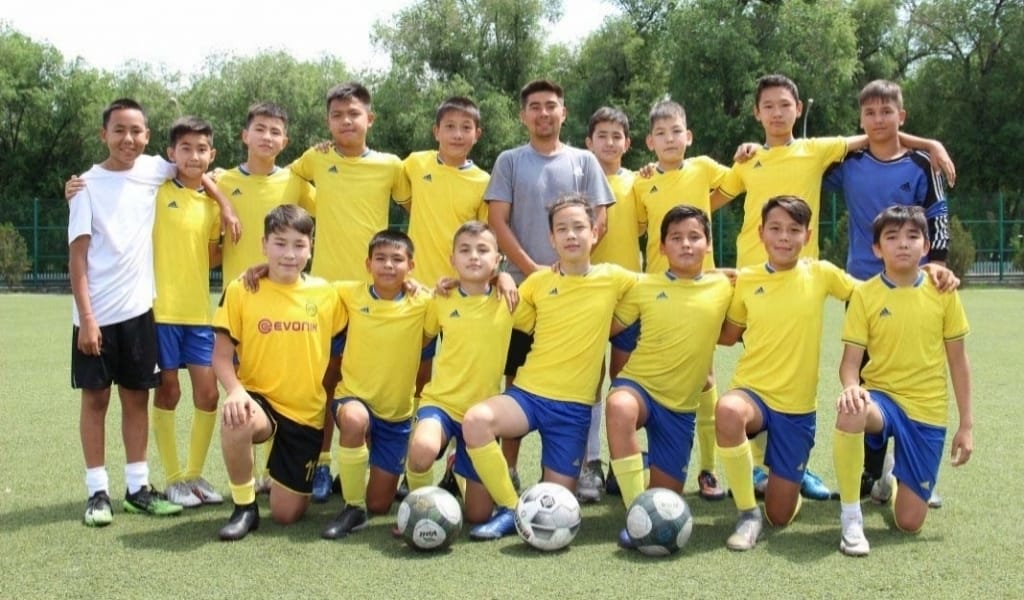 ҚАЗІРГІ ЖАСӨСПІРІМДЕР ФУТБОЛҒА ҚЫЗЫҒА МА? ҚАШАН ЧЕМПИОН БОЛАМЫЗ?