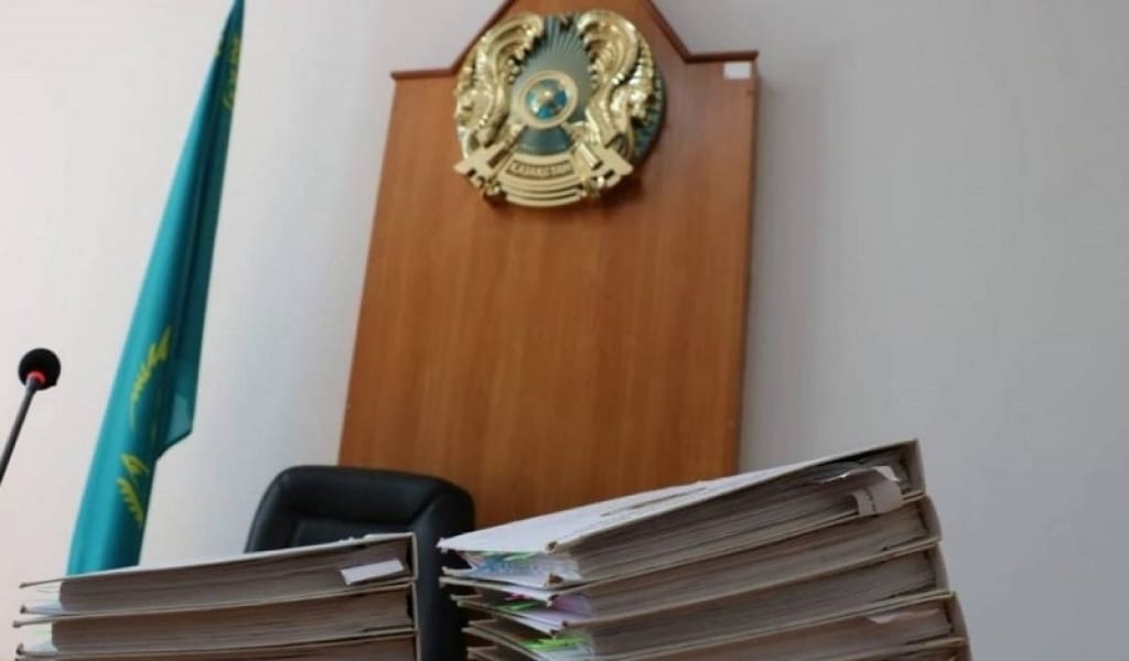 АЛМАТЫ ОБЛЫСЫНДА БҰРЫН ПОЛИЦИЯДА ҚЫЗМЕТ ЕТКЕН БЕС АДАМ СОТТАЛДЫ