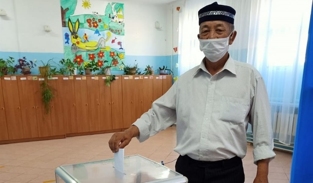 ТЕКЕЛІНІҢ РУДНИЧНЫЙ АУЫЛЫНДА ҮШ ҮМІТКЕР САЙЛАУҒА ТҮСІП ЖАТЫР