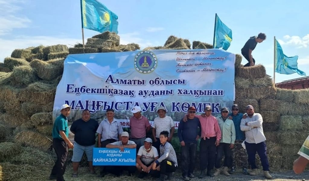 ШЕЛЕК ӨҢІРІНІҢ ТҰРҒЫНДАРЫ МАҢҒЫСТАУҒА 25 ВАГОН ШӨП ЖІБЕРДІ