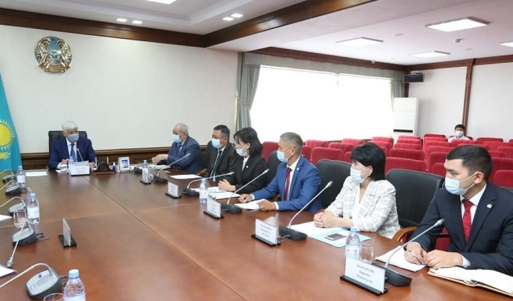 АМАНДЫҚ БАТАЛОВ ЖАҢАДАН САЙЛАНҒАН АУЫЛ ӘКІМДЕРІН ҚАБЫЛДАДЫ